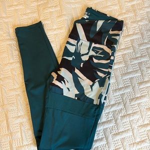 Nikki Blackketter x Gymshark women’s leggings size small